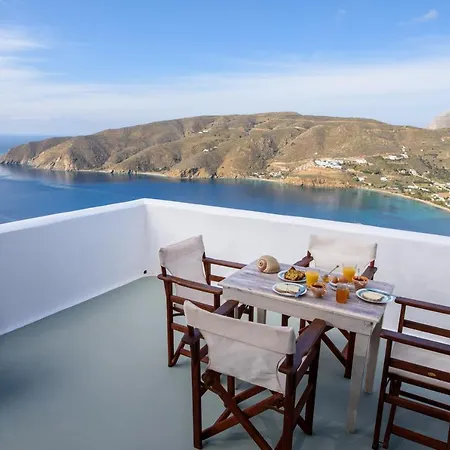 Uranos Hotel *