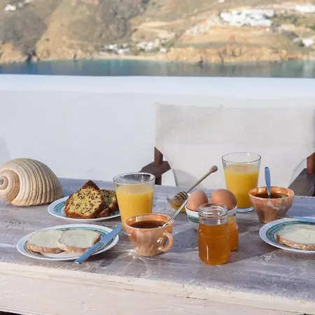 Uranos Hotel *